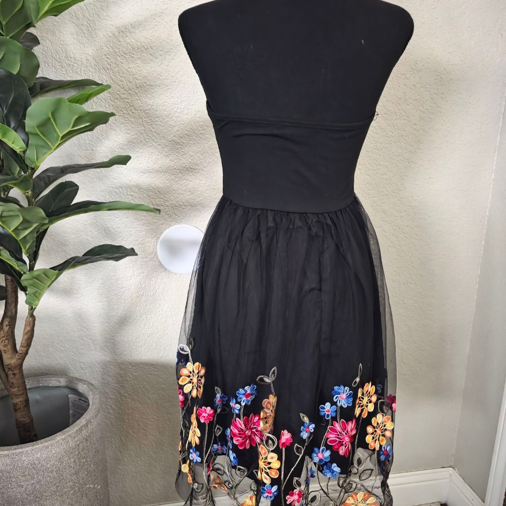 Women's SHEIN Black Multicolor Floral Embroidered Strapless Dress US M - Picture 4 of 8